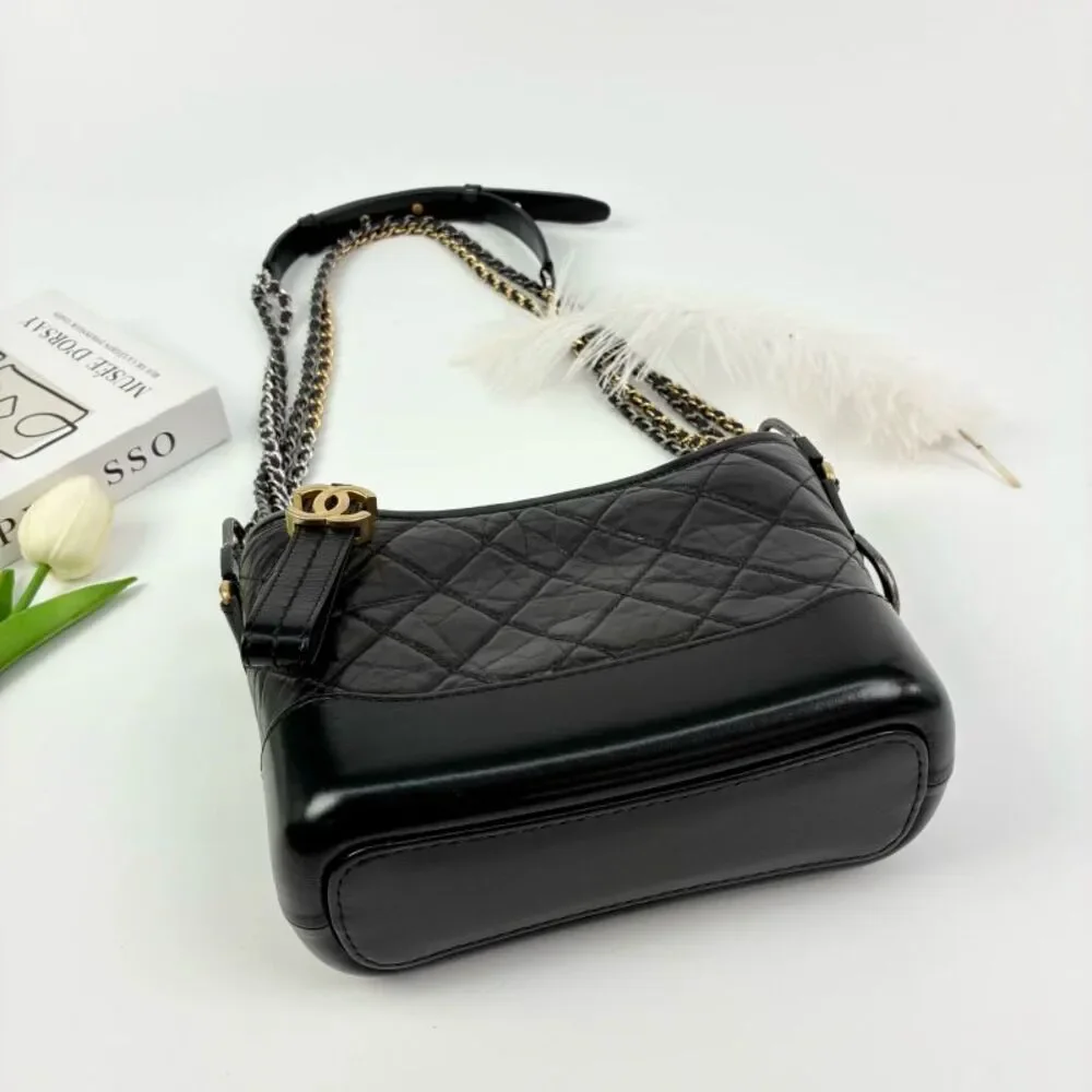 CHANEL brand color